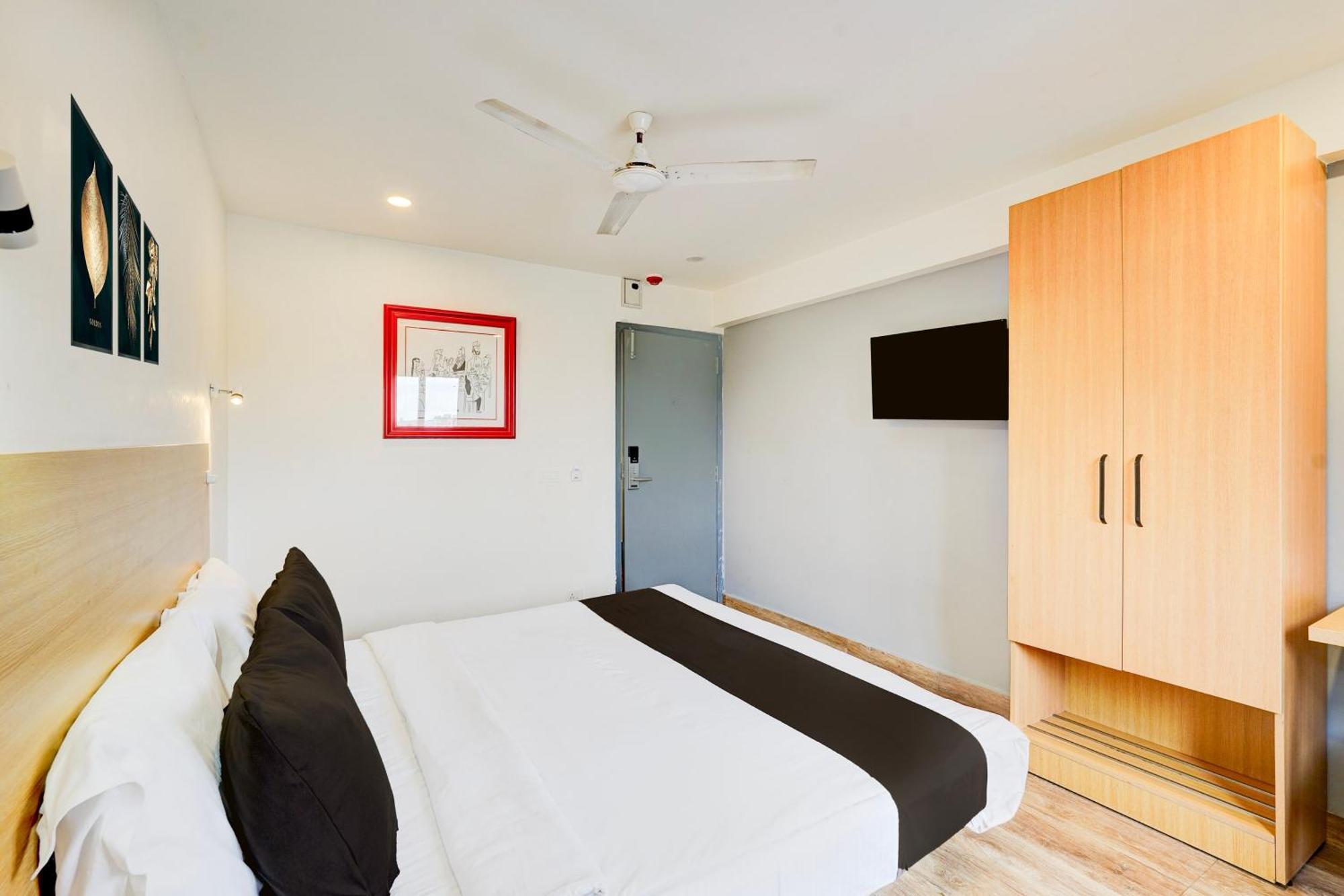 מלון Super Townhouse טירופאטי מראה חיצוני תמונה