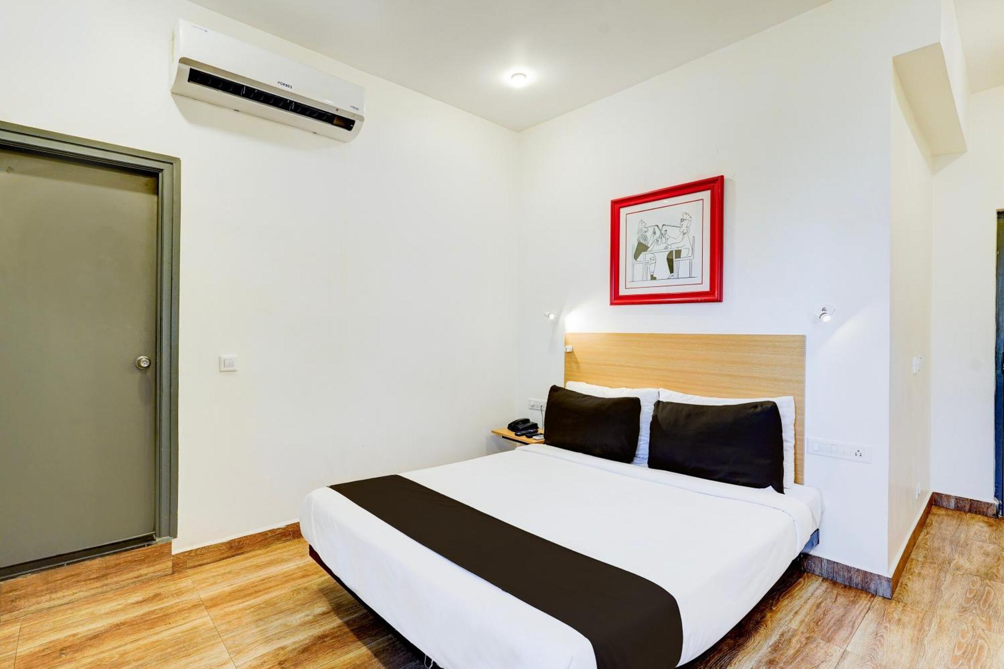 מלון Super Townhouse טירופאטי מראה חיצוני תמונה