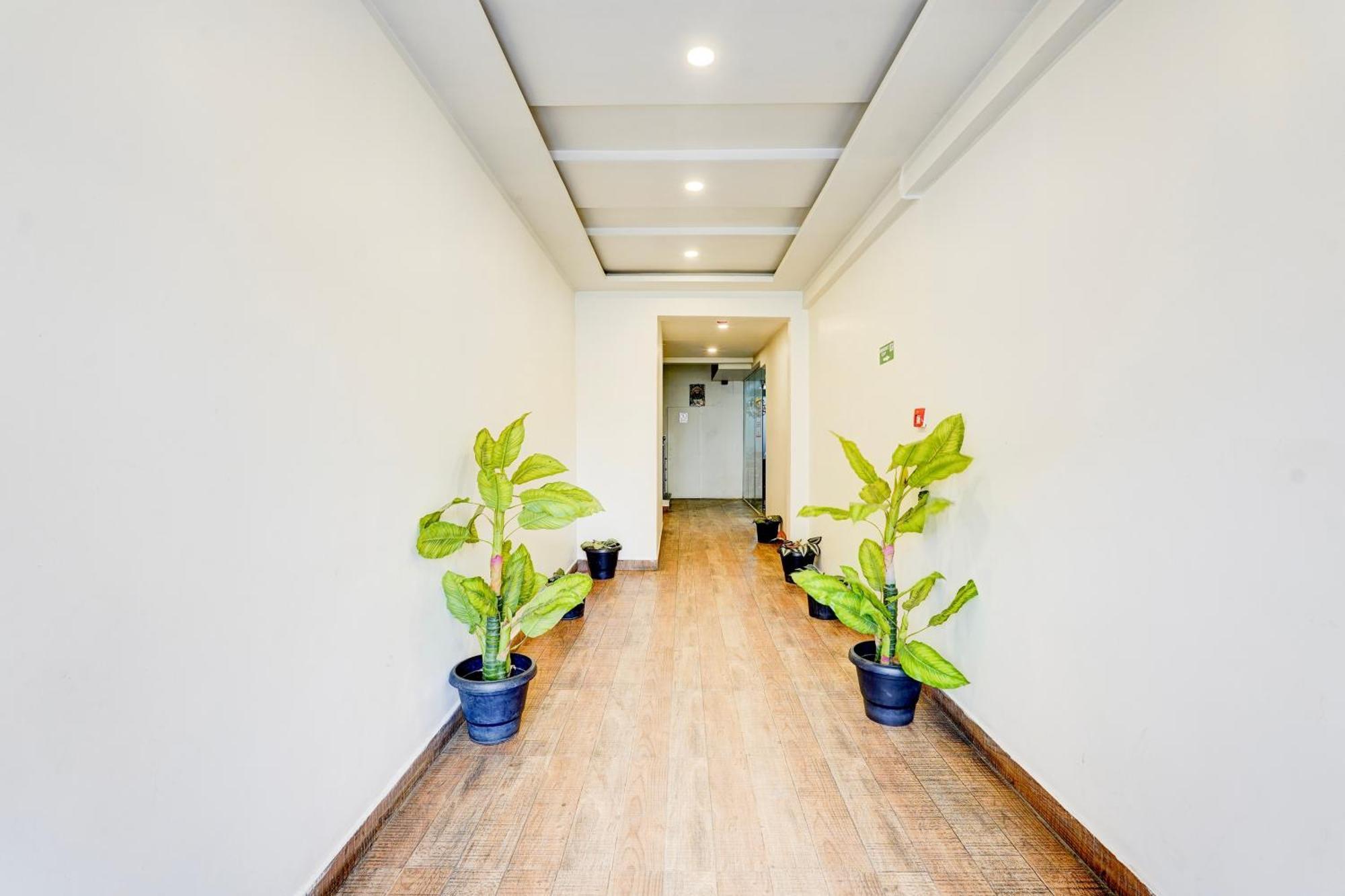 מלון Super Townhouse טירופאטי מראה חיצוני תמונה
