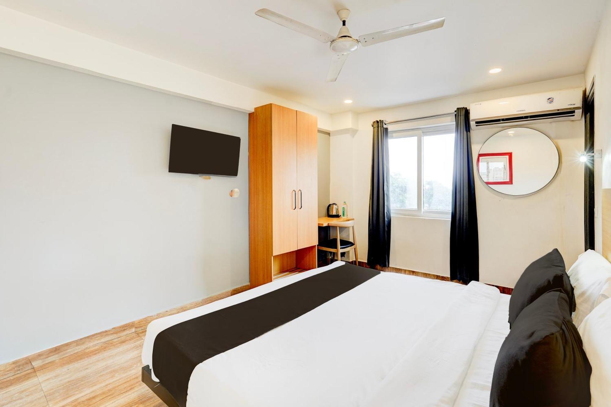 מלון Super Townhouse טירופאטי מראה חיצוני תמונה