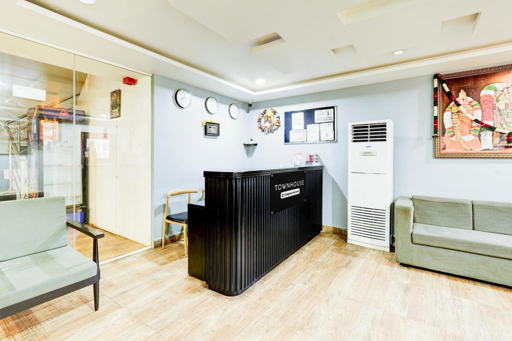 מלון Super Townhouse טירופאטי מראה חיצוני תמונה
